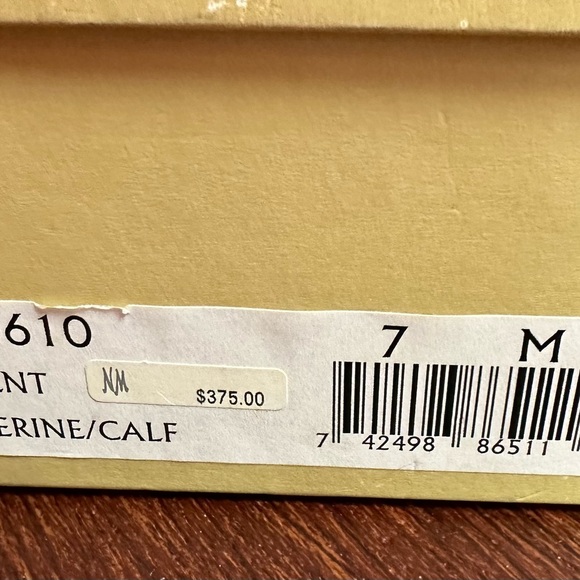 Michael Kors tangerine calf heels, great condition, box included - Picture 6 of 6